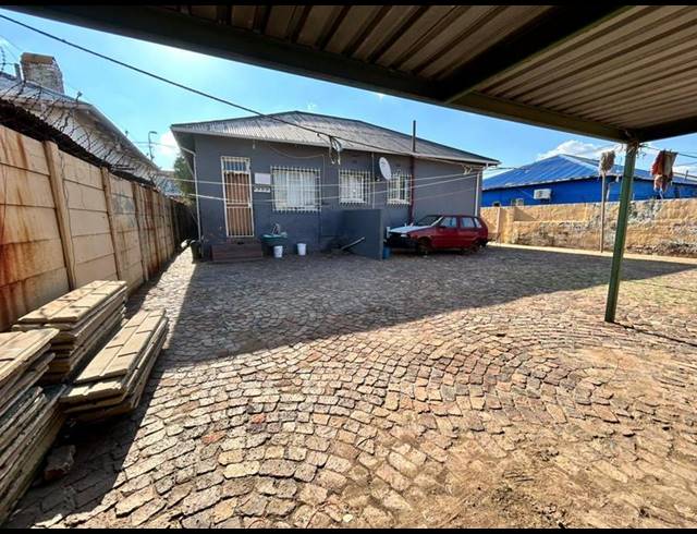4 BEDROOM HOUSE FOR SALE IN SPRINGS CENTRAL